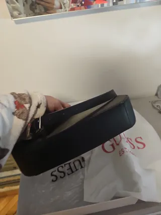 Bolso Guess Noelle Negro