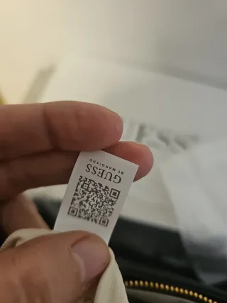 Bolso Guess Noelle Negro