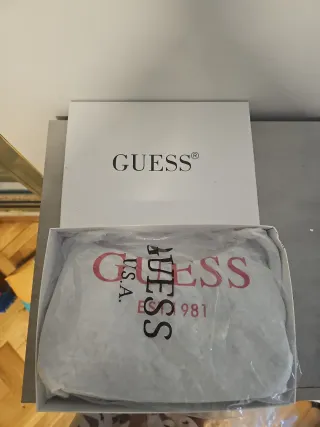 Bolso Guess Noelle Negro