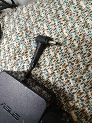 Cargador Asus para portátil modelo EXA1206EH