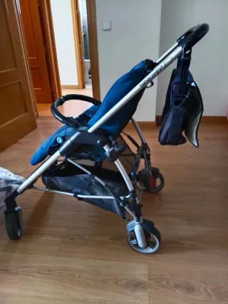 Carrito, silla de coche y capazo bebé azul