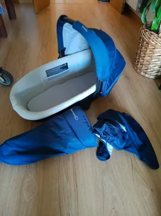 Carrito, silla de coche y capazo bebé azul