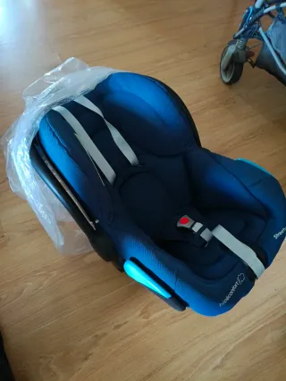Carrito, silla de coche y capazo bebé azul