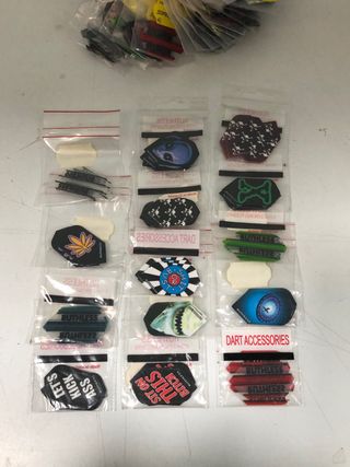 Lote 162 plumas Ruthless para dardos