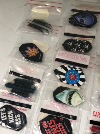 Lote 162 plumas Ruthless para dardos