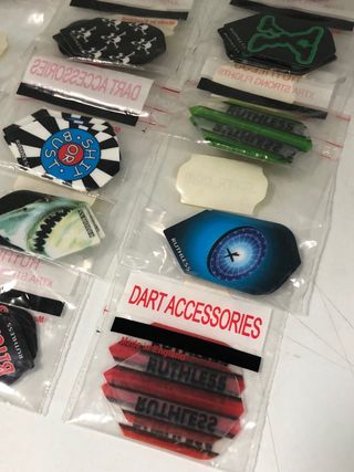 Lote 162 plumas Ruthless para dardos