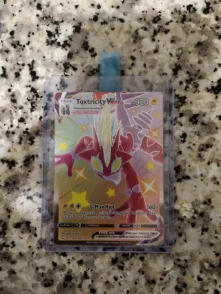Carta Pokémon material en perfecto estado
