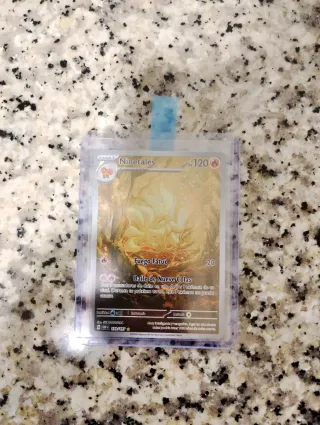 Carta Pokémon material en perfecto estado