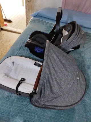 Sillita de coche y capota para bebé