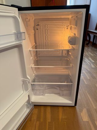 Frigobar Infiniton Negro (nevera pequeña)