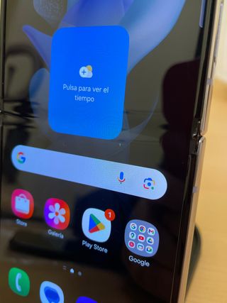 Samsung Galaxy Z Flip4 -92082-