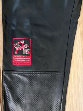 Conjunto FUBU Vintage Negro