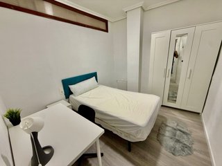 HABITACIÓN EN PISO COMPARTIDO