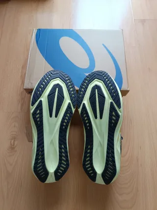 Zapatillas Asics Novablast 5 Azul/Amarillo