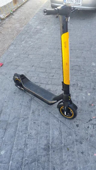 Patinete Cecotec Bongo 900W