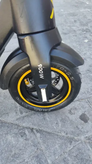 Patinete Cecotec Bongo 900W