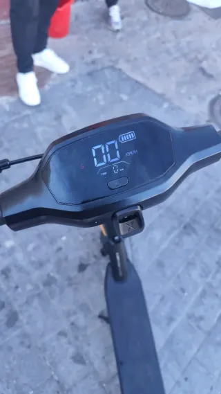 Patinete Cecotec Bongo 900W