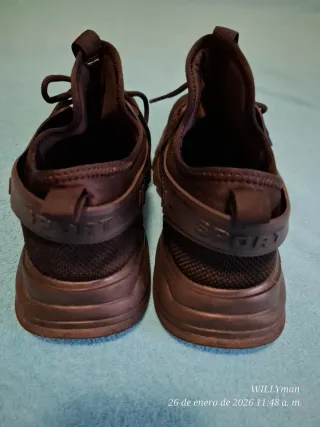 Zapatos de trabajo negros