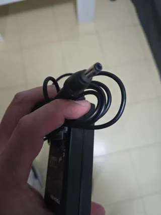 Cargador Toshiba Original