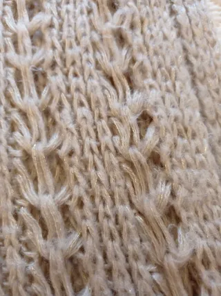 Bufanda beige tejida