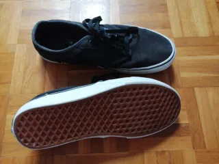 2 pares Zapatillas Vans Talla 44 Negras y granates
