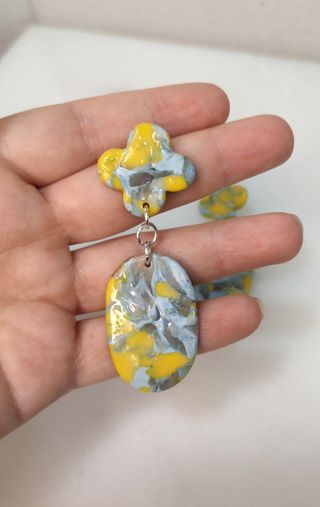 Pendientes flor y óvalo multicolor