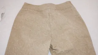 Pantalón beige flores bordadas t.38
