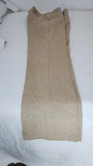 Pantalón beige flores bordadas t.38