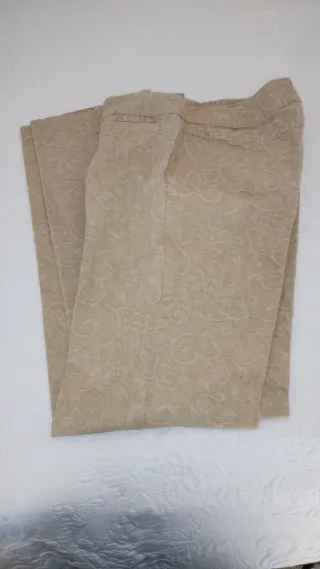 Pantalón beige flores bordadas t.38