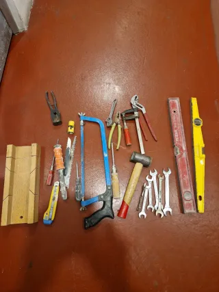 Lote de herramientas manuales