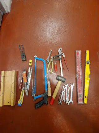 Lote de herramientas manuales