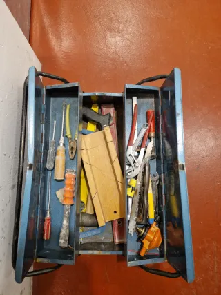 Lote de herramientas manuales