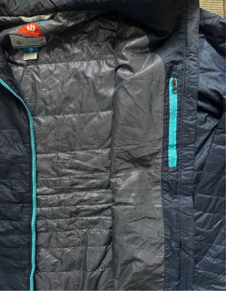 Chaqueta Columbia con capucha azul