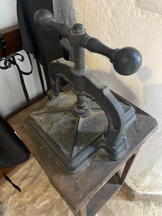 Prensa de libros antigua