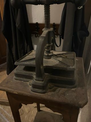 Prensa de libros antigua