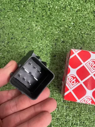 Relé precalentamiento Peugeot Citroen volvo