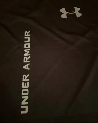 Camiseta Under Armour Negra