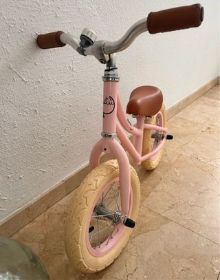 Bici de equilibrio rosa sin estrenar