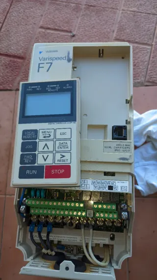 Variador de Frecuencia Yaskawa Varispeed F7