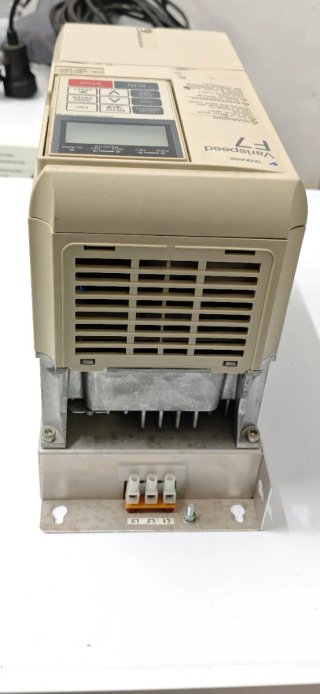 Variador de Frecuencia Yaskawa Varispeed F7