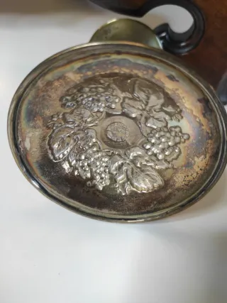 Pequeño candelabro labrado