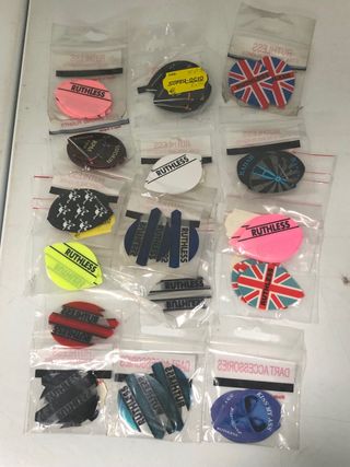 Lote 420 plumas Ruthless para dardos