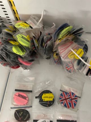 Lote 420 plumas Ruthless para dardos