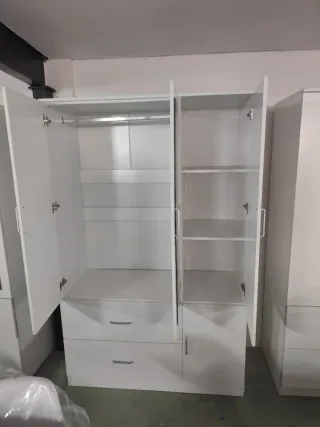 Armario 3 puertas blanco con espejo