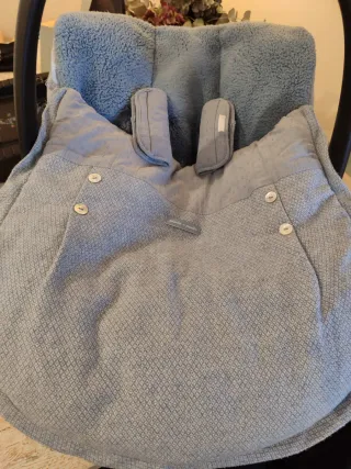 Silla Maxicosi con Base 3 way fix. Saco Invierno.