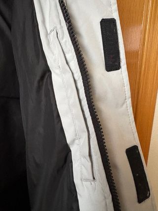 Chaqueta Puffer Hollister Gris