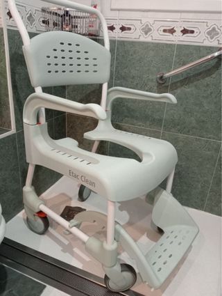 Silla de ducha Etac Clean. 5 años de uso.