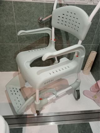 Silla de ducha Etac Clean. 5 años de uso.