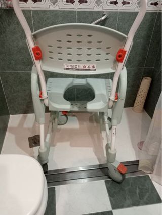 Silla de ducha Etac Clean. 5 años de uso.