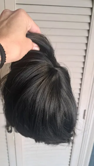 Pelucas negras y castañas